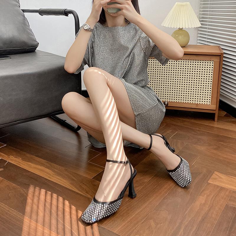 Black slash men s style is not tired, high heels, thin heel with pointed head, bag head sandals with diamond sandals 34
Black slash men s style is not tired, high heels, thin heel with pointed head, bag head sandals with diamond sandals 34