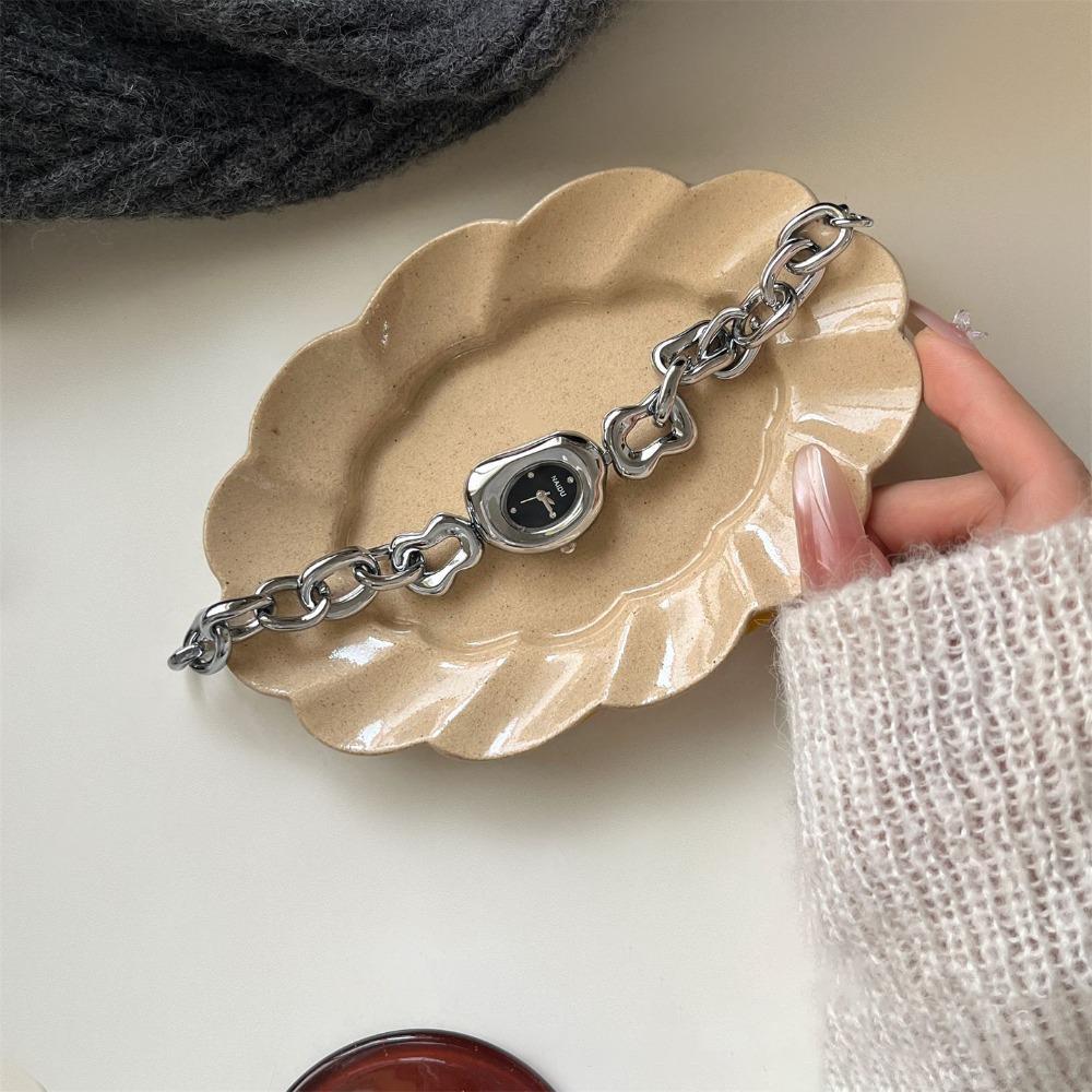 Fashion Irregular Bracelet Watches Elegant Luxury Wristwatch Gift Cheese Shape Quartz Watch Women
Fashion Irregular Bracelet Watches Elegant Luxury Wristwatch Gift Cheese Shape Quartz Watch Women
