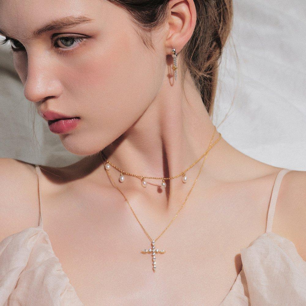 Vinu Freshwater Pearl Single-String Necklace 34cm + 5cm
Vinu Freshwater Pearl Single-String Necklace 34cm + 5cm