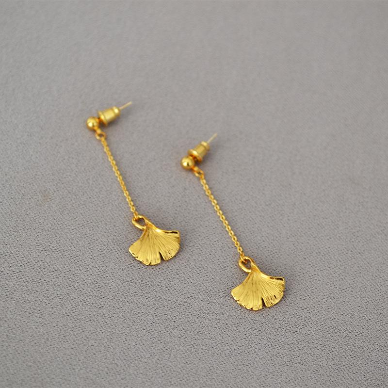 Dongdaemun Gold-plated Ginkgo Leaf 925 Silver Dangle Earrings - Elegant Fashion for Women
Dongdaemun Gold-plated Ginkgo Leaf 925 Silver Dangle Earrings - Elegant Fashion for Women