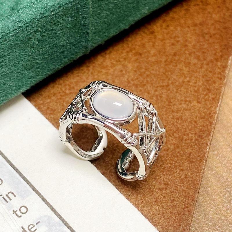 Flower Zir*****Pen Ring, Female Index Finger Ring, Light Luxury Niche Design, High-End Ring Stacking Accessories Adjustable opening
Flower Zir*****Pen Ring, Female Index Finger Ring, Light Luxury Niche Design, High-End Ring Stacking Accessories Adjustable opening
