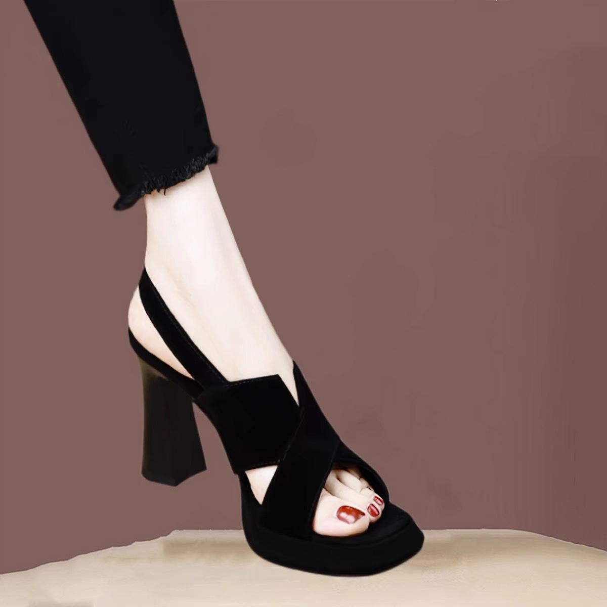 Coarse heel women s temperament sandals summer new high heel matte leather waterproof table open toe black sandals women s shoes 34
Coarse heel women s temperament sandals summer new high heel matte leather waterproof table open toe black sandals women s shoes 34