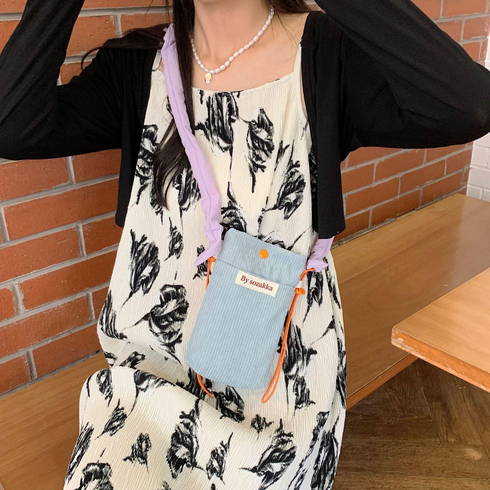 Corduroy Crossbody Mobile Phone Bag Crossbody Shoulder Bag Women s Walking Mini Storage Bag молоко, білий колір
Corduroy Crossbody Mobile Phone Bag Crossbody Shoulder Bag Women s Walking Mini Storage Bag молоко, білий колір