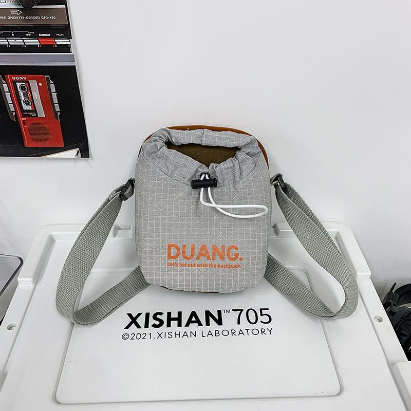 Kettle Bag Girls Summer Tide Brand Sports Messenger Bag Lightweight Mountain Outdoor Mobile Phone Bag Men серый
Kettle Bag Girls Summer Tide Brand Sports Messenger Bag Lightweight Mountain Outdoor Mobile Phone Bag Men серый