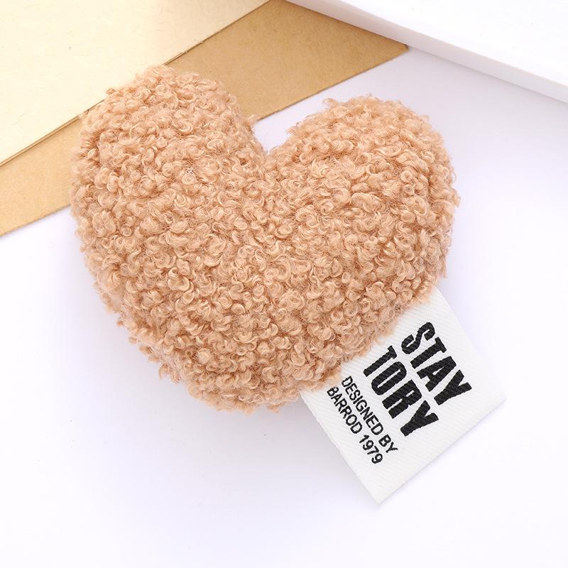 Autumn & Winter Plush Heart-Shaped Ornament: 3D Cotton-Filled Apparel Accessory. Plush Heart
Autumn & Winter Plush Heart-Shaped Ornament: 3D Cotton-Filled Apparel Accessory. Plush Heart