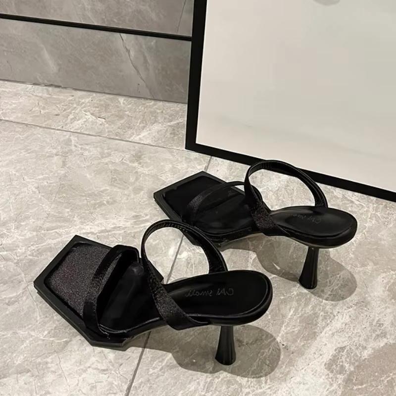 Модные женские сандалии с квадратным носком, с открытым носком, на тонком высоком каблуке, сексуальные, роскошные летние шлепанцы для женщин, 2025, новые туфли-лодочки на шпильке 35 чёрный
Модные женские сандалии с квадратным носком, с открытым носком, на тонком высоком каблуке, сексуальные, роскошные летние шлепанцы для женщин, 2025, новые туфли-лодочки на шпильке 35 чёрный