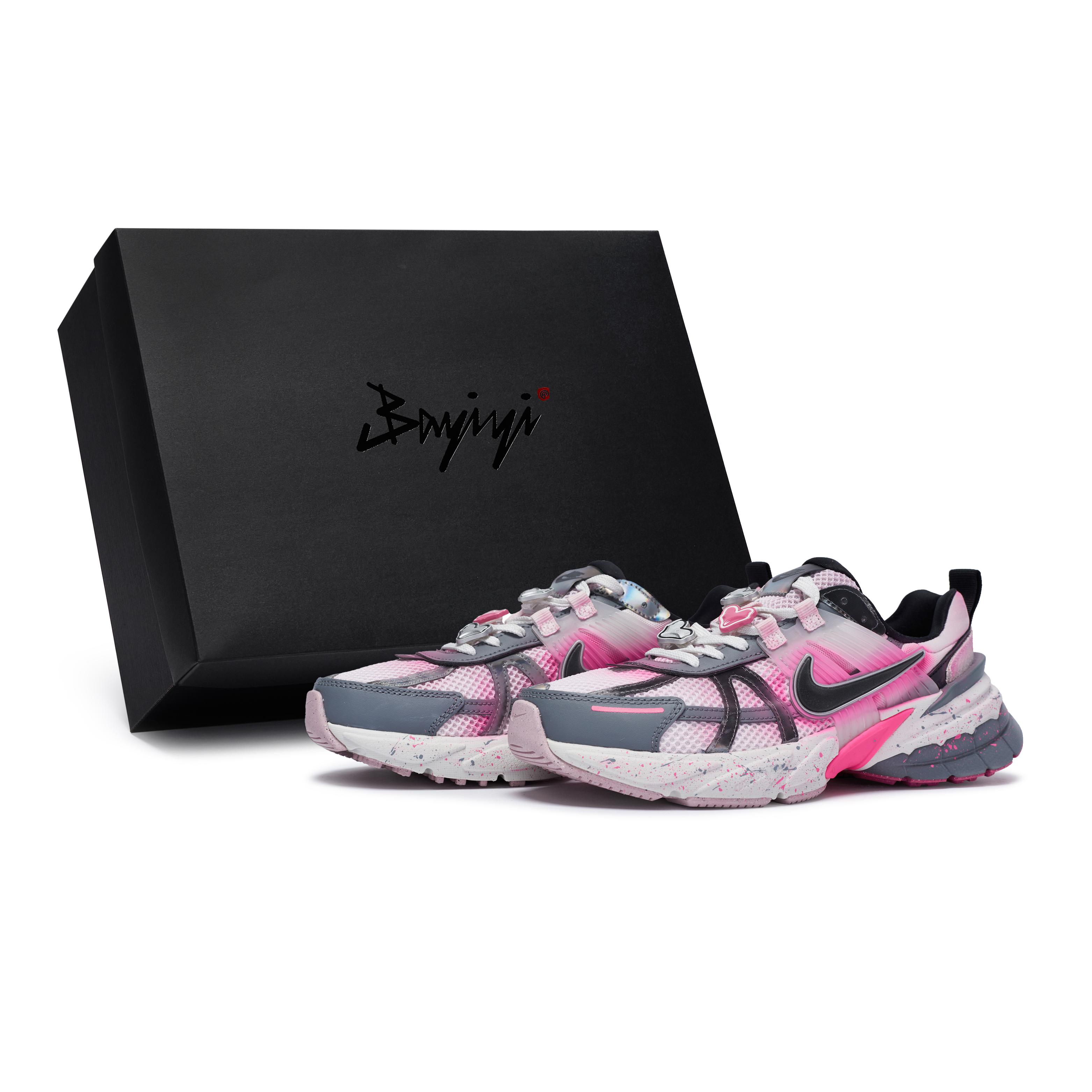 Nike V2K Run Low top Running Shoes Women s Pink Gray FZ5061-100(Team80-S-BOX) 40
Nike V2K Run Low top Running Shoes Women s Pink Gray FZ5061-100(Team80-S-BOX) 40