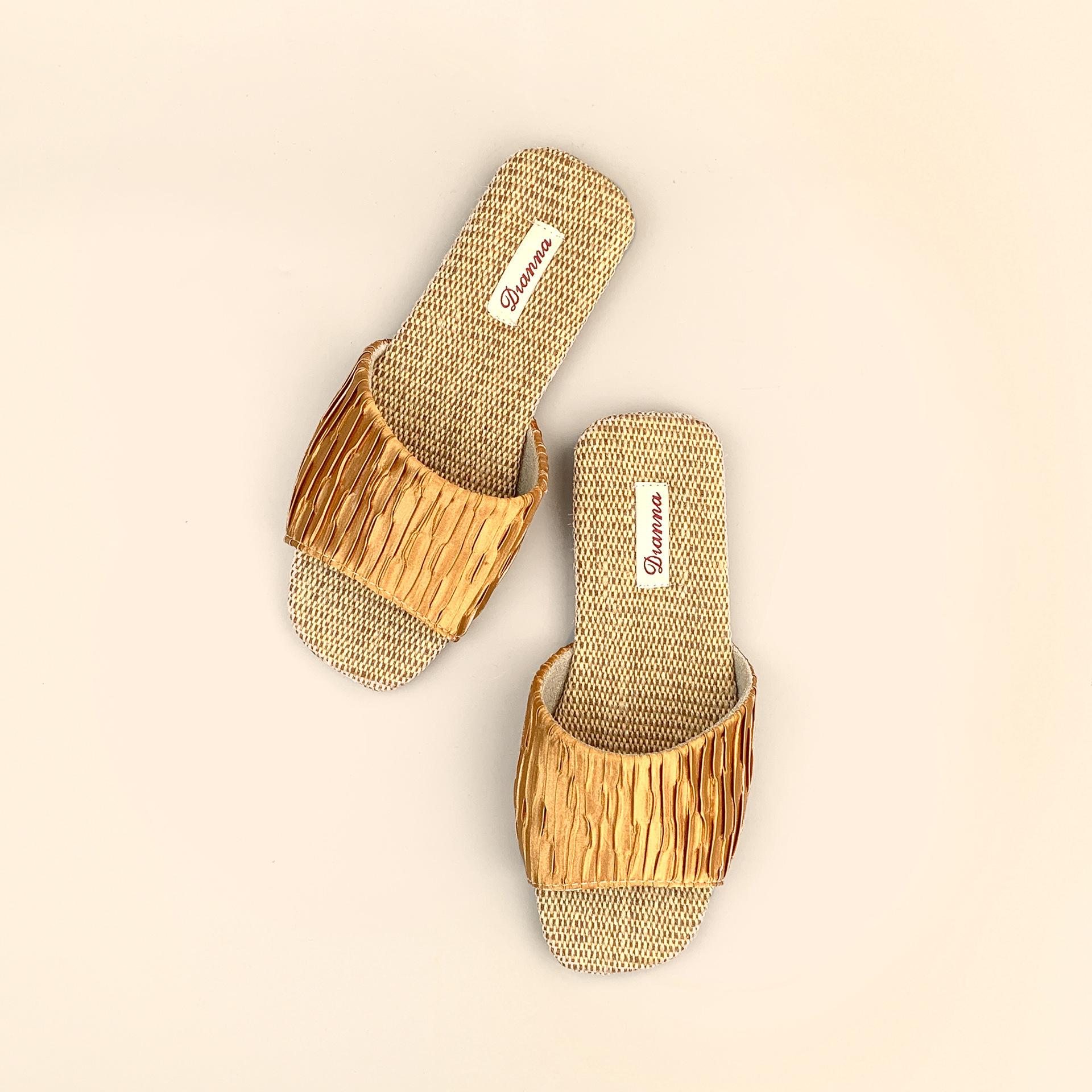 Women s Embroidery Open Toe Indoor Slippers Embroidered Floral Satin Upper Linen Bottom Slides Summer Beach Flat Slides Slip on Dress Shoes for Women 36-37 жёлтый
Women s Embroidery Open Toe Indoor Slippers Embroidered Floral Satin Upper Linen Bottom Slides Summer Beach Flat Slides Slip on Dress Shoes for Women 36-37 жёлтый