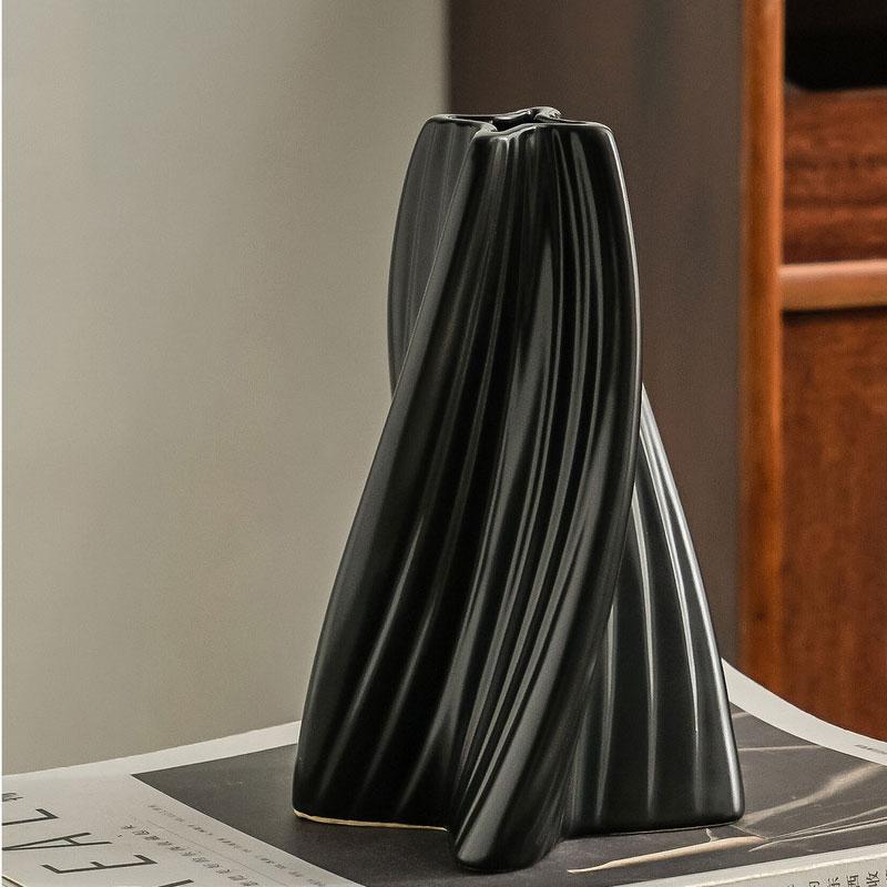 Nordic Rotating Art Vase Ceramic Vase Ornament Dining Table Entrance Desk Room Decoration living room decoration vase decor чёрный
Nordic Rotating Art Vase Ceramic Vase Ornament Dining Table Entrance Desk Room Decoration living room decoration vase decor чёрный