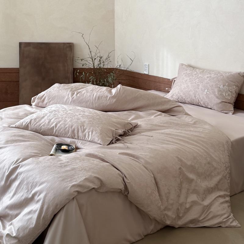 Weizhongmei National Style Embroidered 100% Cotton Four-Piece Set: Duvet Cover, Sheet, Fitted Sheet (1.8 Sateen Long-Staple Cotton) 1.2m Bed Sheet 3-Piece Set
Weizhongmei National Style Embroidered 100% Cotton Four-Piece Set: Duvet Cover, Sheet, Fitted Sheet (1.8 Sateen Long-Staple Cotton) 1.2m Bed Sheet 3-Piece Set