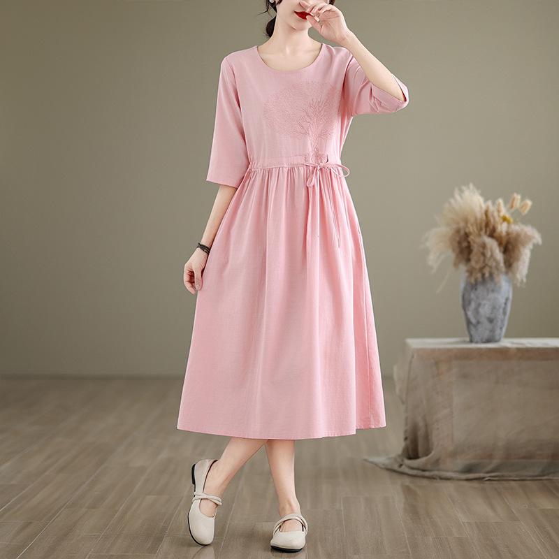 Cotton and linen dress women s summer new round neck embroidered medium and long dress temperament thin linen A-shaped skirt 2XL рожевий
Cotton and linen dress women s summer new round neck embroidered medium and long dress temperament thin linen A-shaped skirt 2XL рожевий