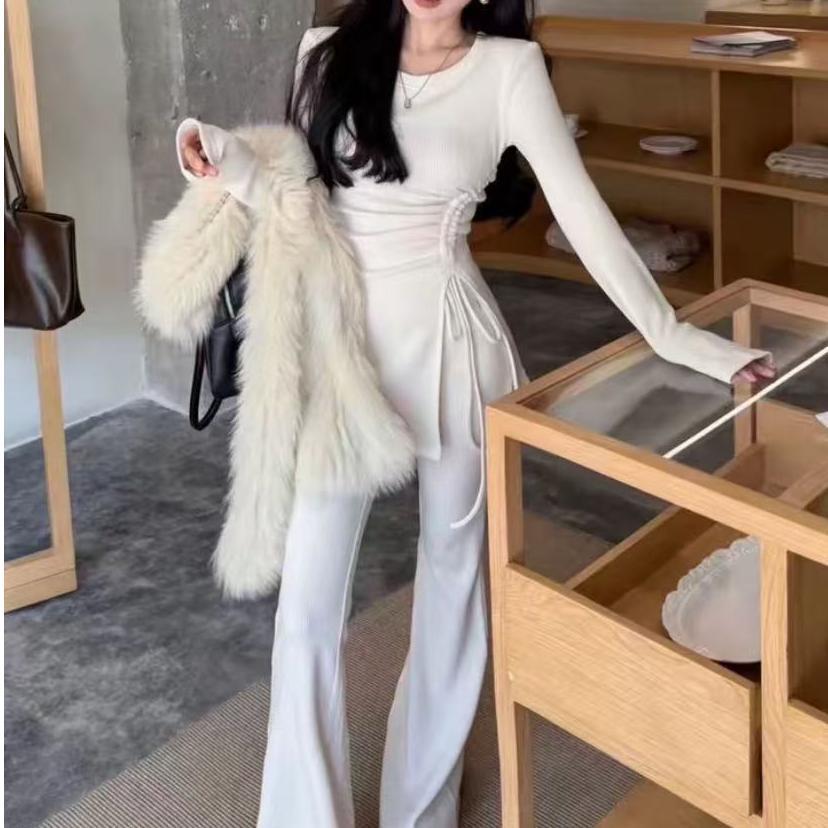 Winter Solid Color Drawstring Waist Long Sleeve Top with Velvet Slimming Two-Piece Set XL (125-145)
Winter Solid Color Drawstring Waist Long Sleeve Top with Velvet Slimming Two-Piece Set XL (125-145)