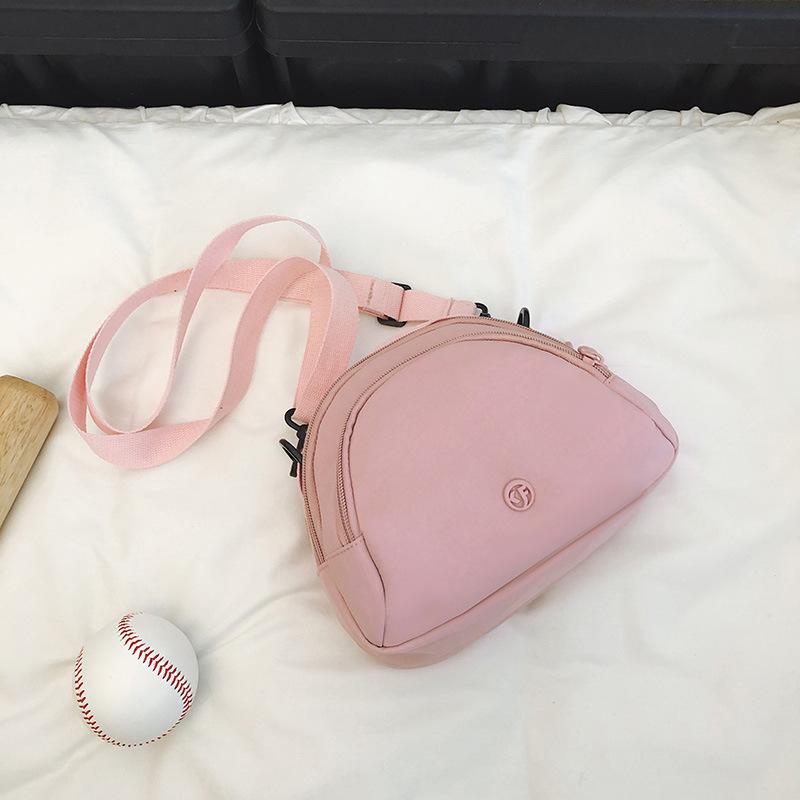 Hong Kong Style Women S Small Satchel Trendy Simple Messenger Bag Casual Small Round Bag Tooling Style Couple Shoulder Nylon Bag розовый
Hong Kong Style Women S Small Satchel Trendy Simple Messenger Bag Casual Small Round Bag Tooling Style Couple Shoulder Nylon Bag розовый