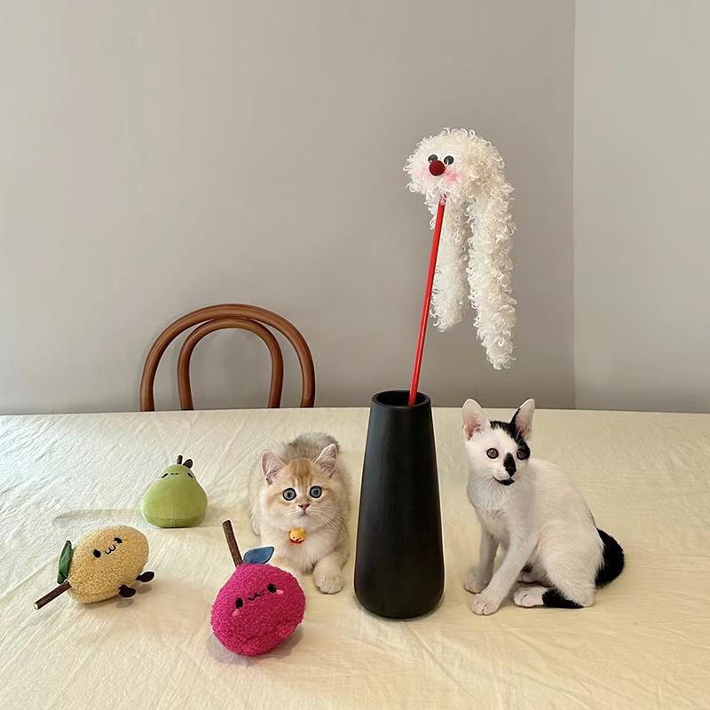 Кролик дразнит кошачью палку, кошачью игрушку, кошка общается, снимает скуку и издает звуки. Привет, товары для домашних животных для котят
Кролик дразнит кошачью палку, кошачью игрушку, кошка общается, снимает скуку и издает звуки. Привет, товары для домашних животных для котят