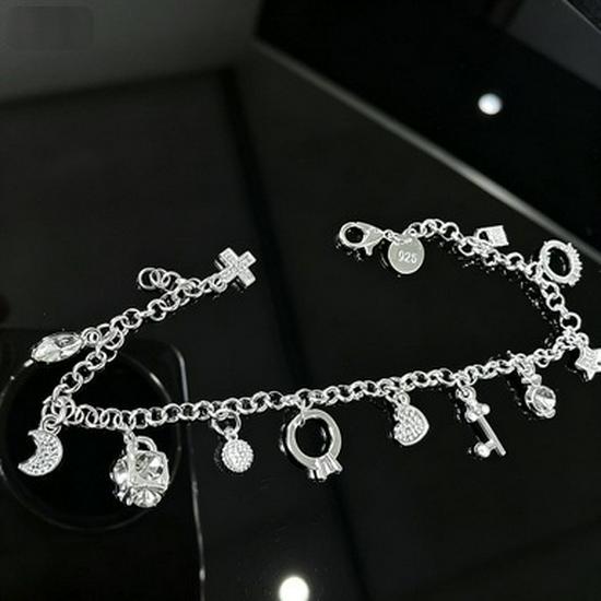 Stylish 13-Piece Charm Bracelet: Rhinestone Multi-Element Design for Men & Women
Stylish 13-Piece Charm Bracelet: Rhinestone Multi-Element Design for Men & Women
