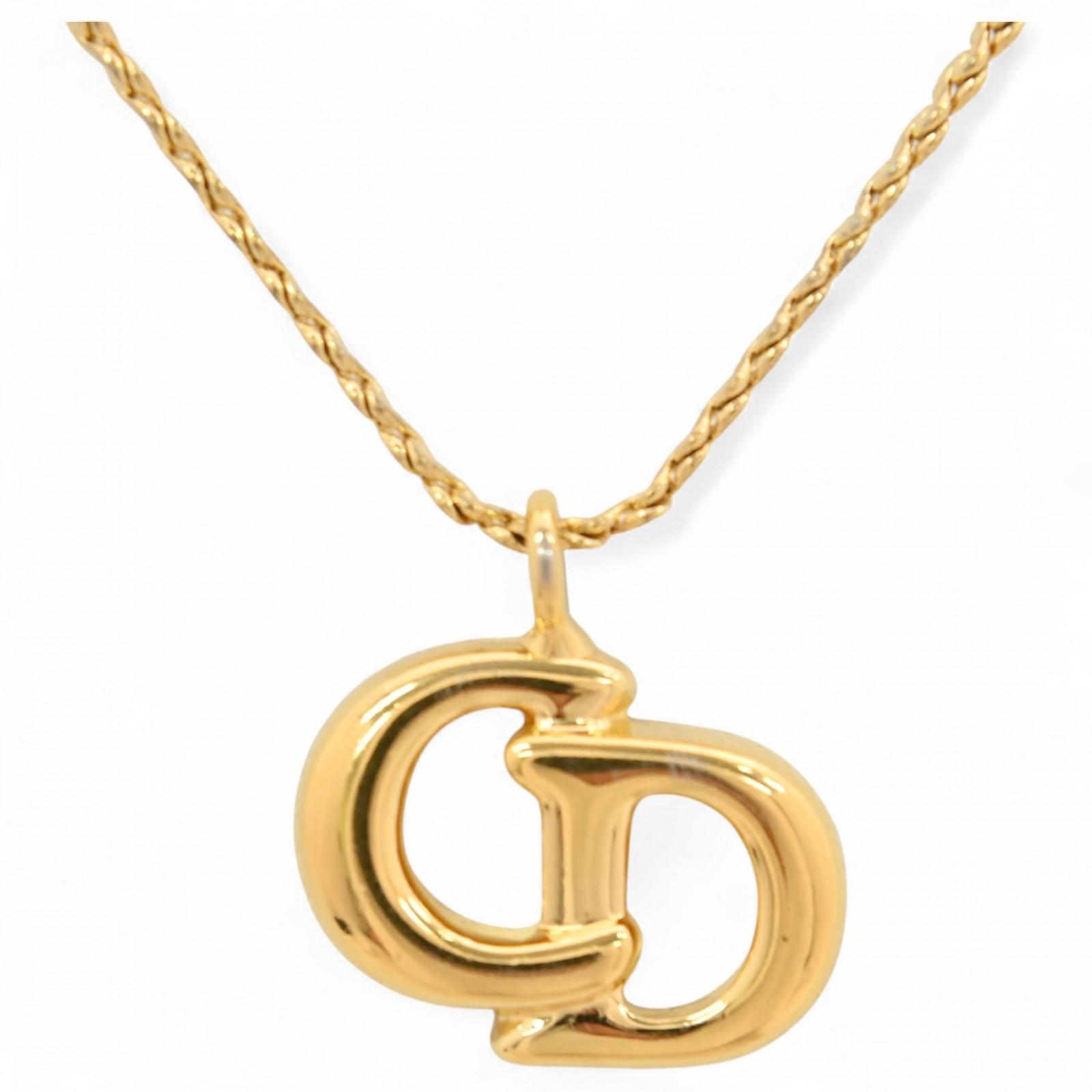 Оригінальне намисто з лого CD DIOR з GP золотого кольору di6607zc
Оригінальне намисто з лого CD DIOR з GP золотого кольору di6607zc