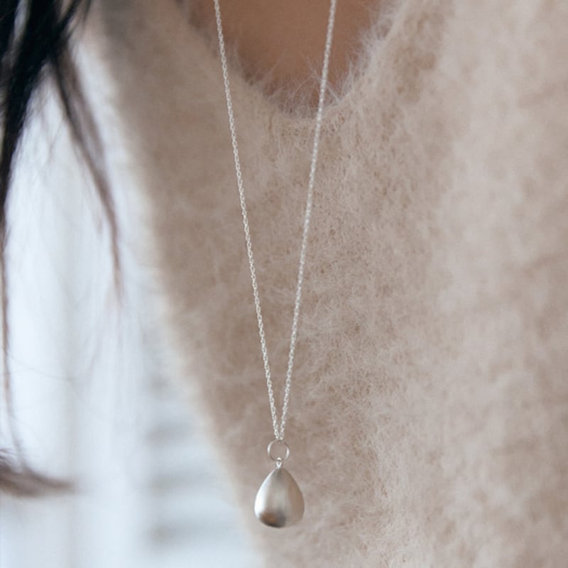 goyu PURE LONG NECKLACE SILVER
goyu PURE LONG NECKLACE SILVER