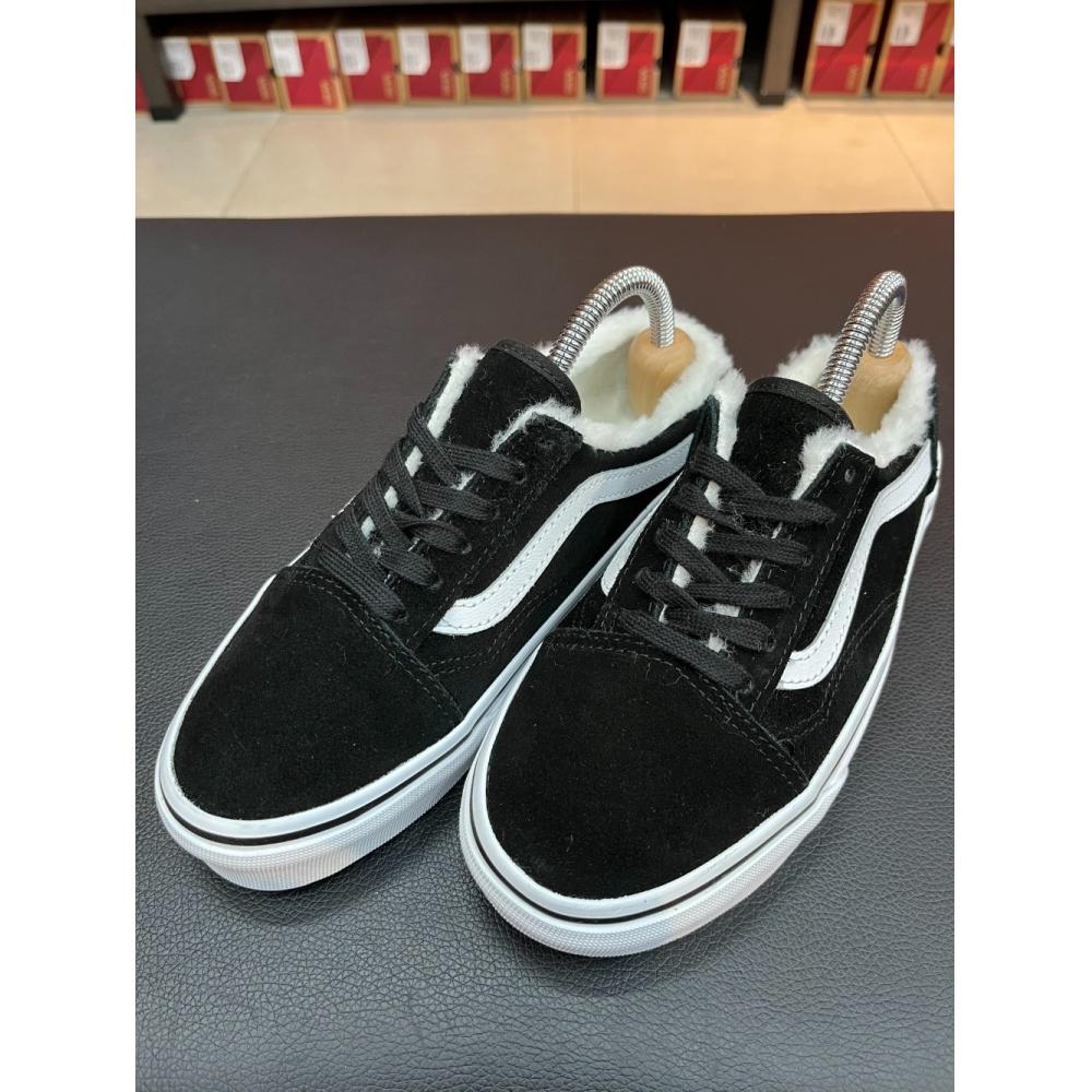 Vans Unisex Old School Mule Sneakers Old Skool Mule Suede VN0A4P3YTC6
Vans Unisex Old School Mule Sneakers Old Skool Mule Suede VN0A4P3YTC6