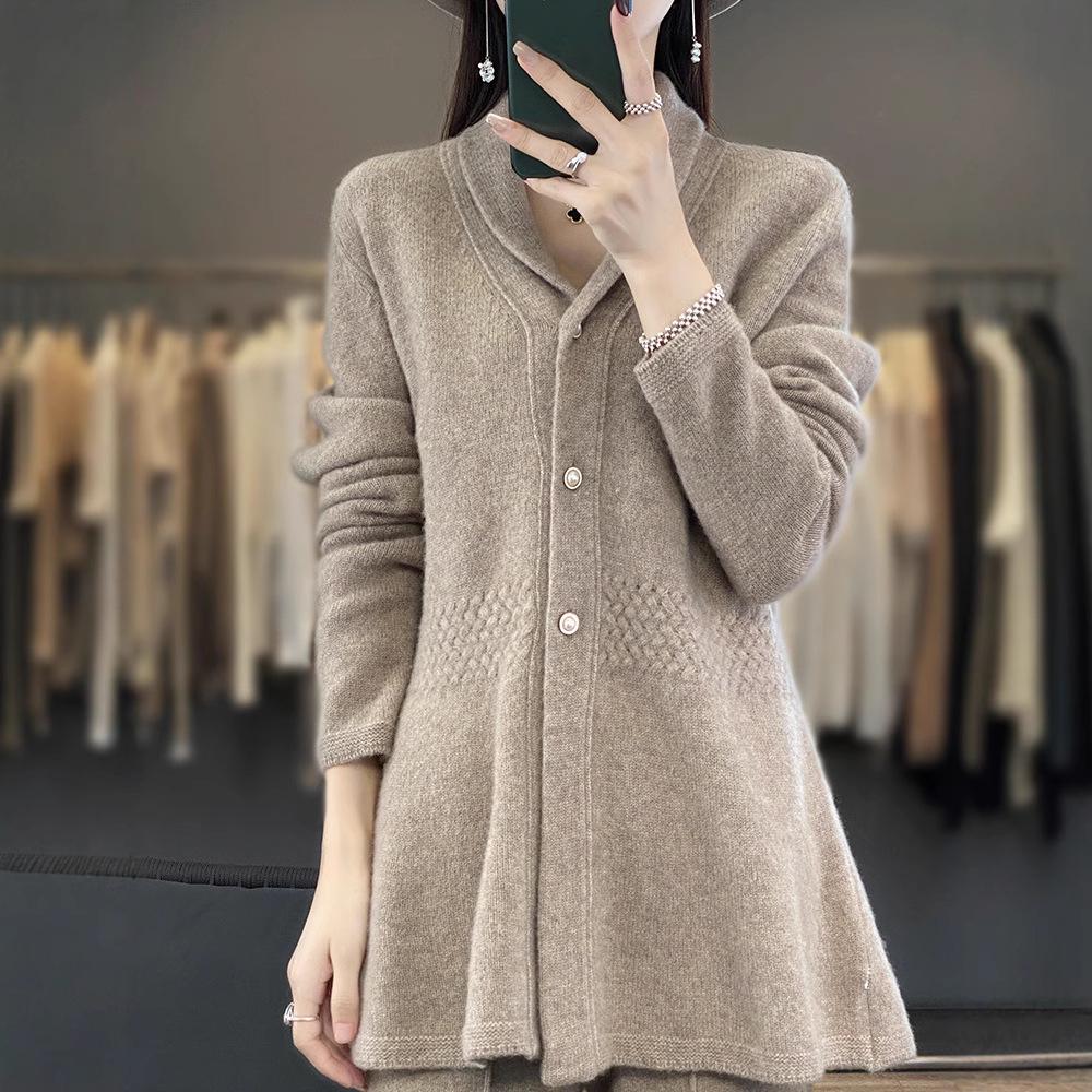 Xiao Man Yao Women s Wool Lapel Button-Up Cardigan - Slimming Autumn/Winter Sweater M (80-100 jin)
Xiao Man Yao Women s Wool Lapel Button-Up Cardigan - Slimming Autumn/Winter Sweater M (80-100 jin)