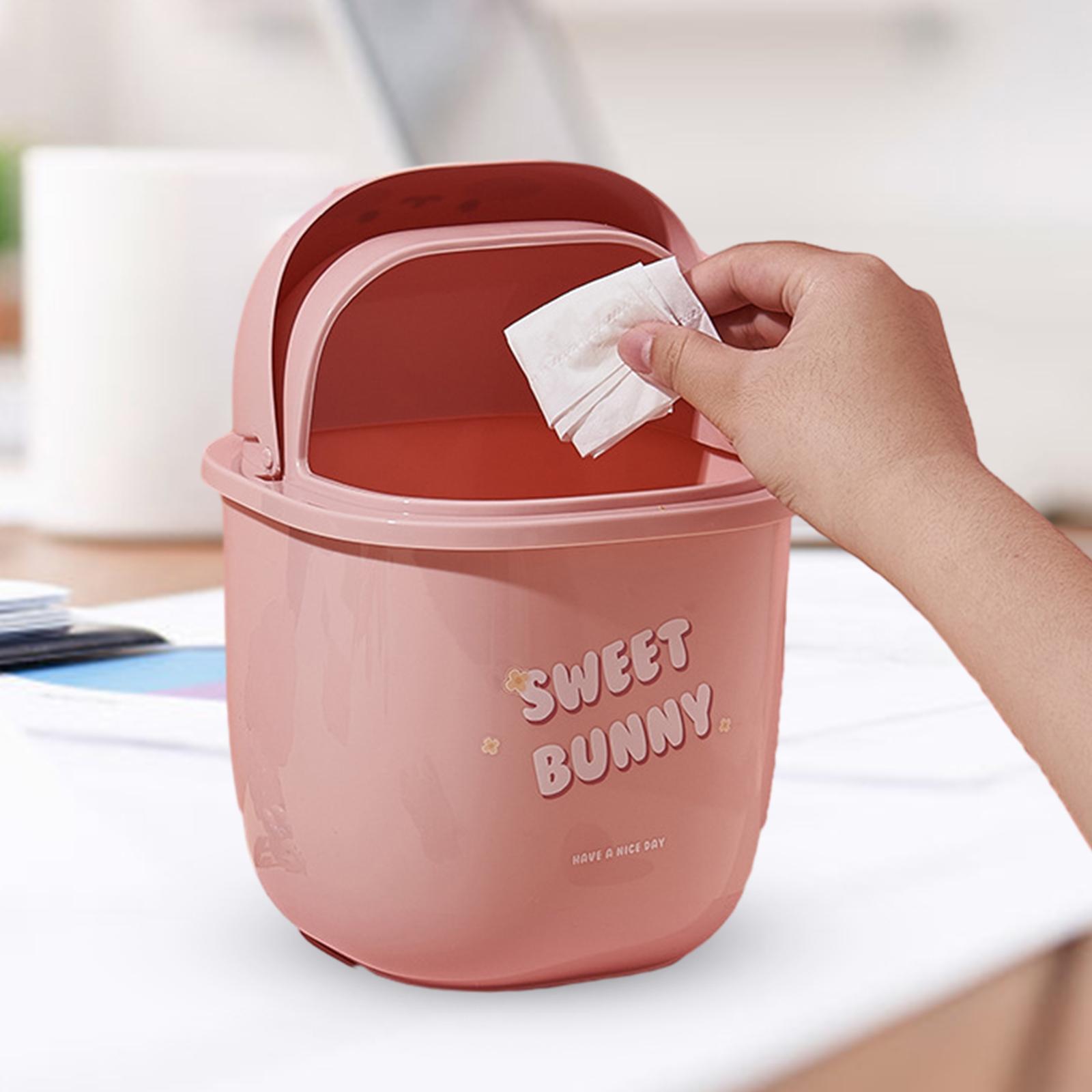 Mini Trash Can with Flip Lid Cute Wastebasket Cute Desktop Basket Can Trash Bin for Vanity Dressing Table Desk Home Kitchen рожевий
Mini Trash Can with Flip Lid Cute Wastebasket Cute Desktop Basket Can Trash Bin for Vanity Dressing Table Desk Home Kitchen рожевий