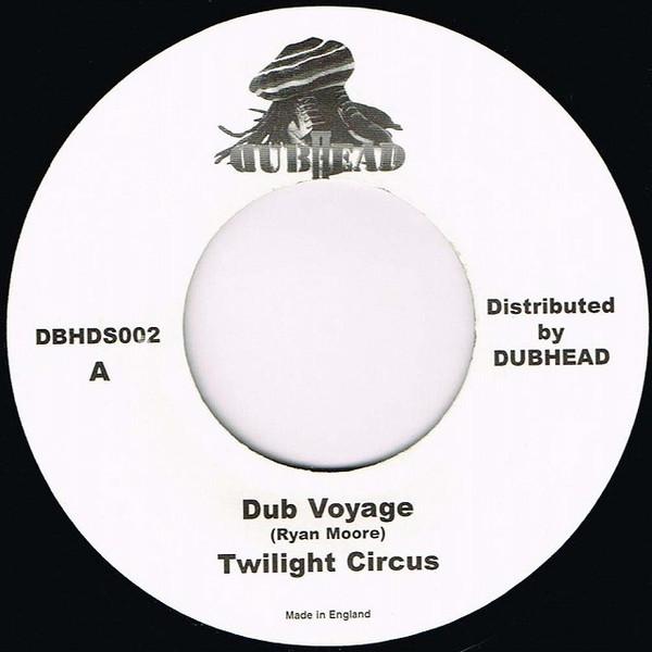 7inch Record TWILIGHT CIRCUS DUB SOUND SYSTEM Dub Voyage Set A New Course DBHDS002 Dubhead 2000 UK Reggae Ska Dub Used
7inch Record TWILIGHT CIRCUS DUB SOUND SYSTEM Dub Voyage Set A New Course DBHDS002 Dubhead 2000 UK Reggae Ska Dub Used