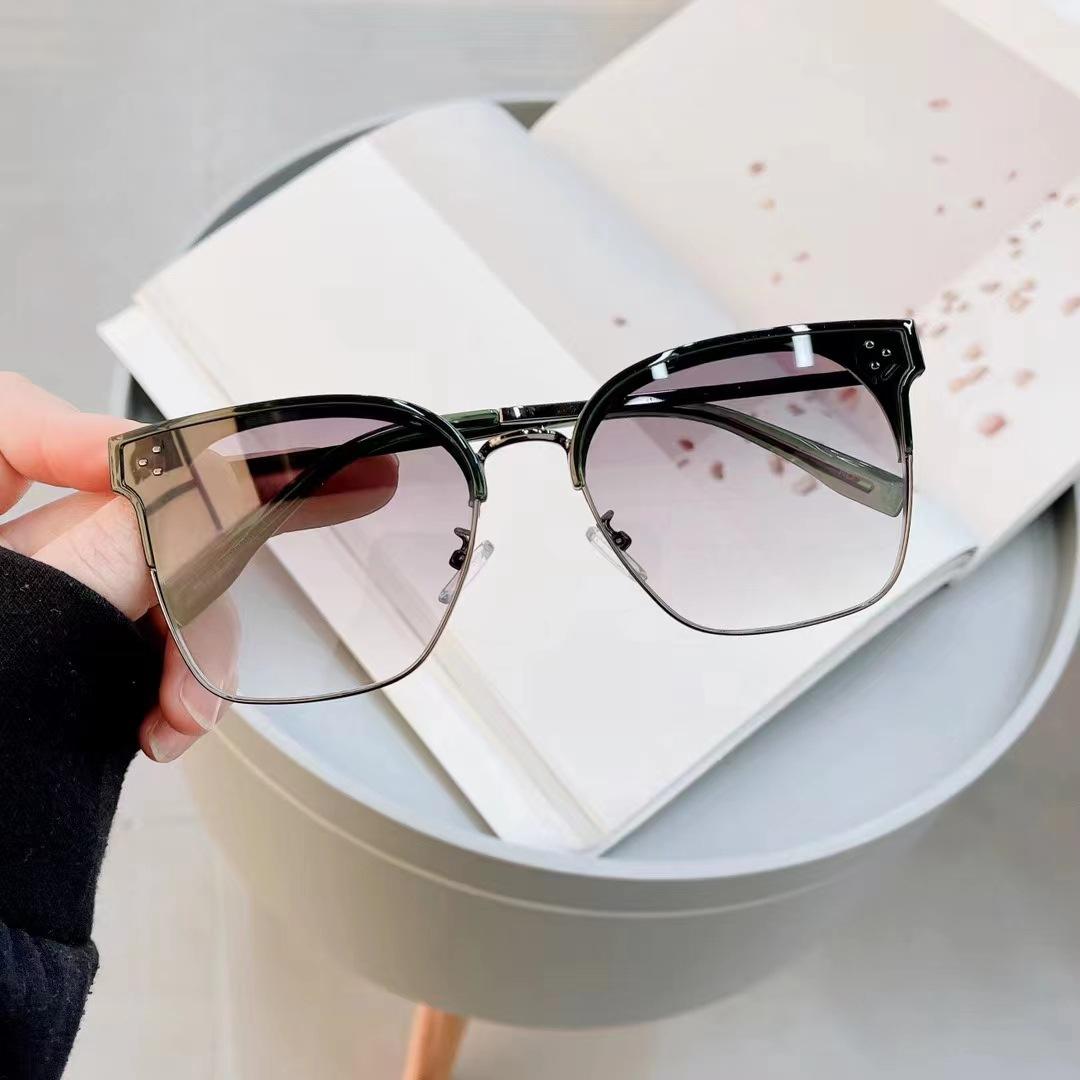 High Quality Women Sun Glasses Stylish Designer Square Shape Female Sunglasses Semi-Rimless Men Sunglass
High Quality Women Sun Glasses Stylish Designer Square Shape Female Sunglasses Semi-Rimless Men Sunglass