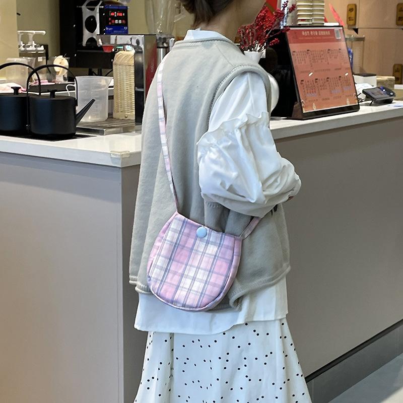 Portable Vintage Check Crossbody Bag Cute Sweet Shoulder Bag Cloth Handbag Girls
Portable Vintage Check Crossbody Bag Cute Sweet Shoulder Bag Cloth Handbag Girls