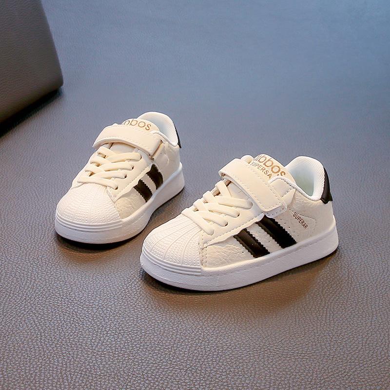 Children s little white shoes 2025 autumn new girls shell head casual board shoes soft sole boys sports shoes baby shoes 22
Children s little white shoes 2025 autumn new girls shell head casual board shoes soft sole boys sports shoes baby shoes 22