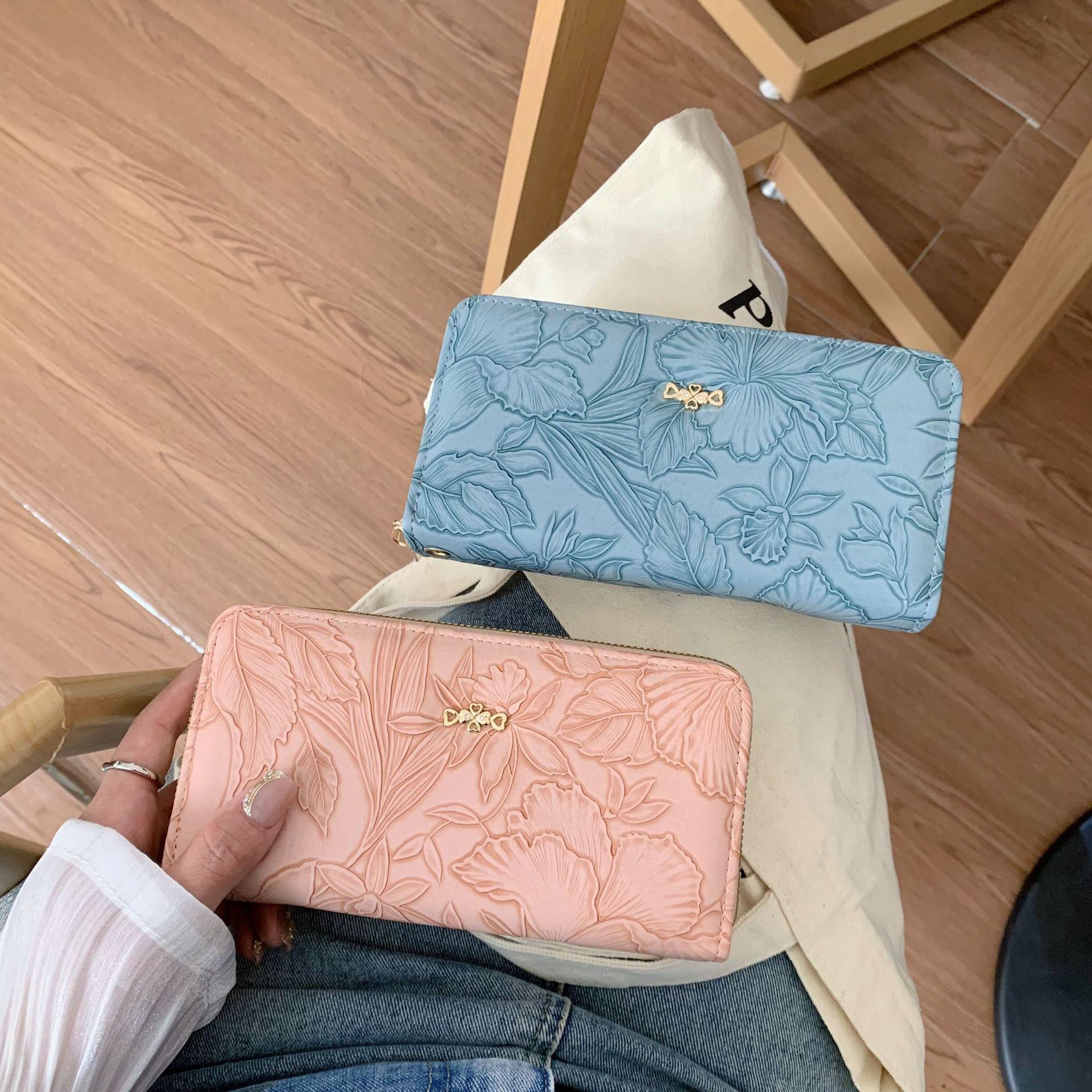 Women s wallet ins women s small wallet women s high-end long wallet change bag zipper clutch bag чорний
Women s wallet ins women s small wallet women s high-end long wallet change bag zipper clutch bag чорний