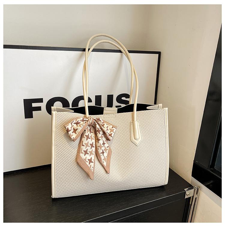 Сумка премиум-класса большой вместимости, женская, новый тренд, контрастного цвета, женская наплечная сумка, универсальная сумка-тоут бежевый
Сумка премиум-класса большой вместимости, женская, новый тренд, контрастного цвета, женская наплечная сумка, универсальная сумка-тоут бежевый