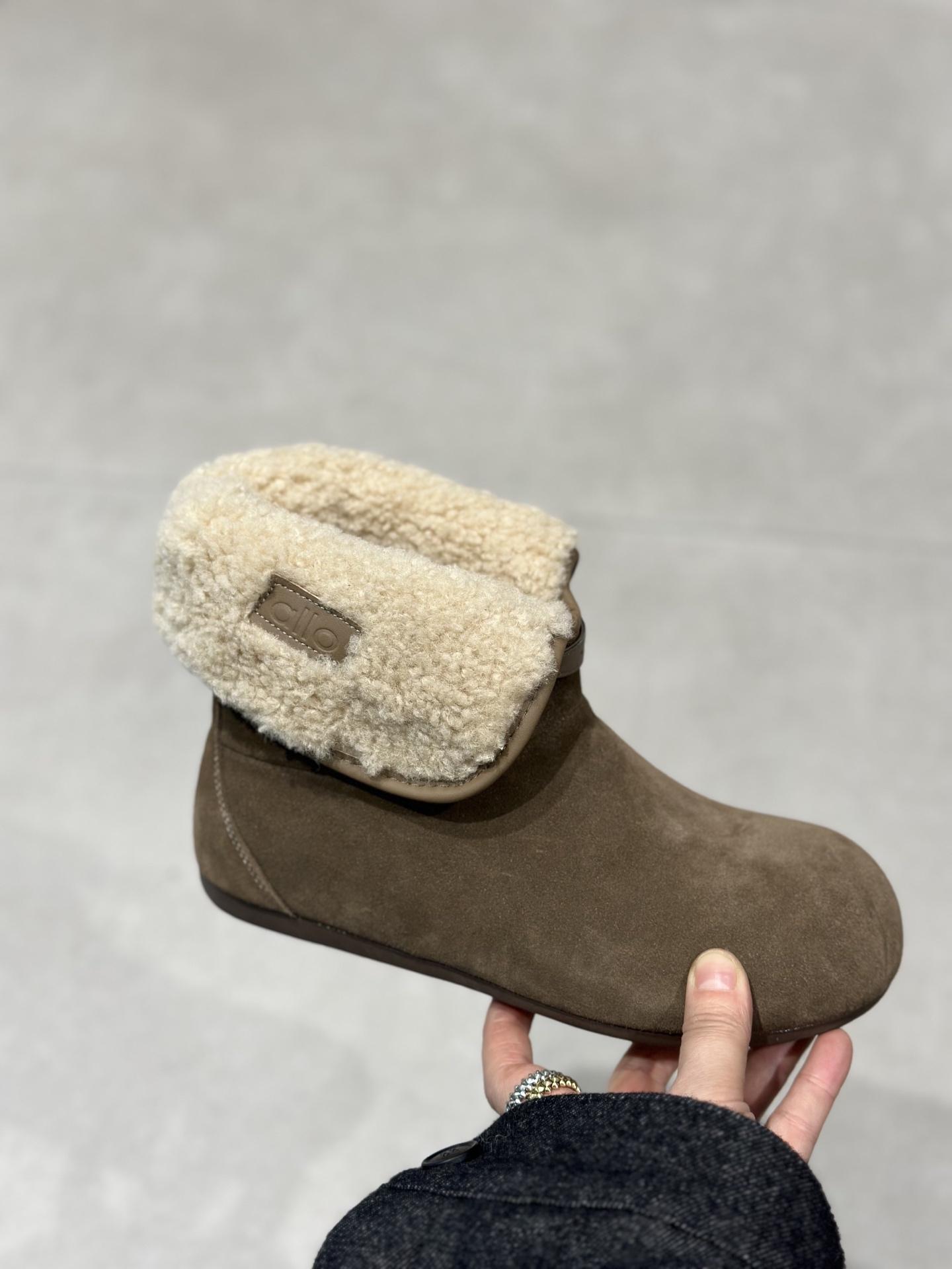 Flap two wear lamb wool leather snow boots women s winter velvet warm short boots new cotton shoes 39
Flap two wear lamb wool leather snow boots women s winter velvet warm short boots new cotton shoes 39