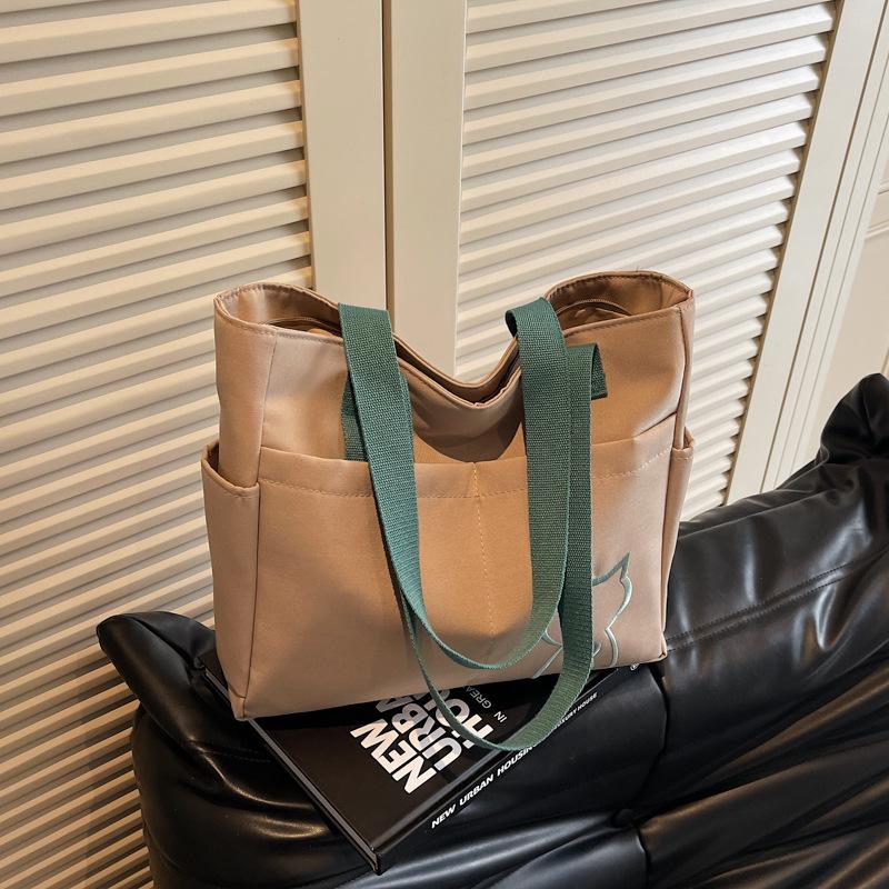 2025 новая простая холщовая сумка-тоут через плечо большой вместимости, студенческая сумка, женская универсальная сумка хаки
2025 новая простая холщовая сумка-тоут через плечо большой вместимости, студенческая сумка, женская универсальная сумка хаки