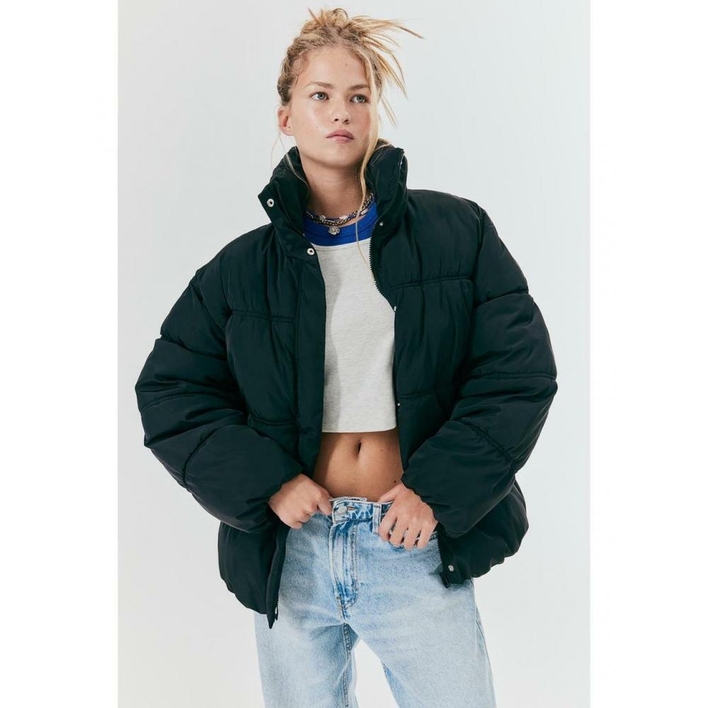 Стеганая куртка-пуховик HM черная 1161626001
Стеганая куртка-пуховик HM черная 1161626001