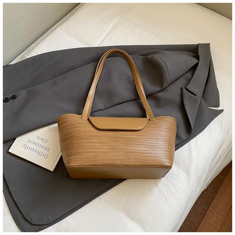 Simple solid color minimalist style underarm bag women 2025 new autumn retro shoulder bag fashionable simple handbag women
Simple solid color minimalist style underarm bag women 2025 new autumn retro shoulder bag fashionable simple handbag women