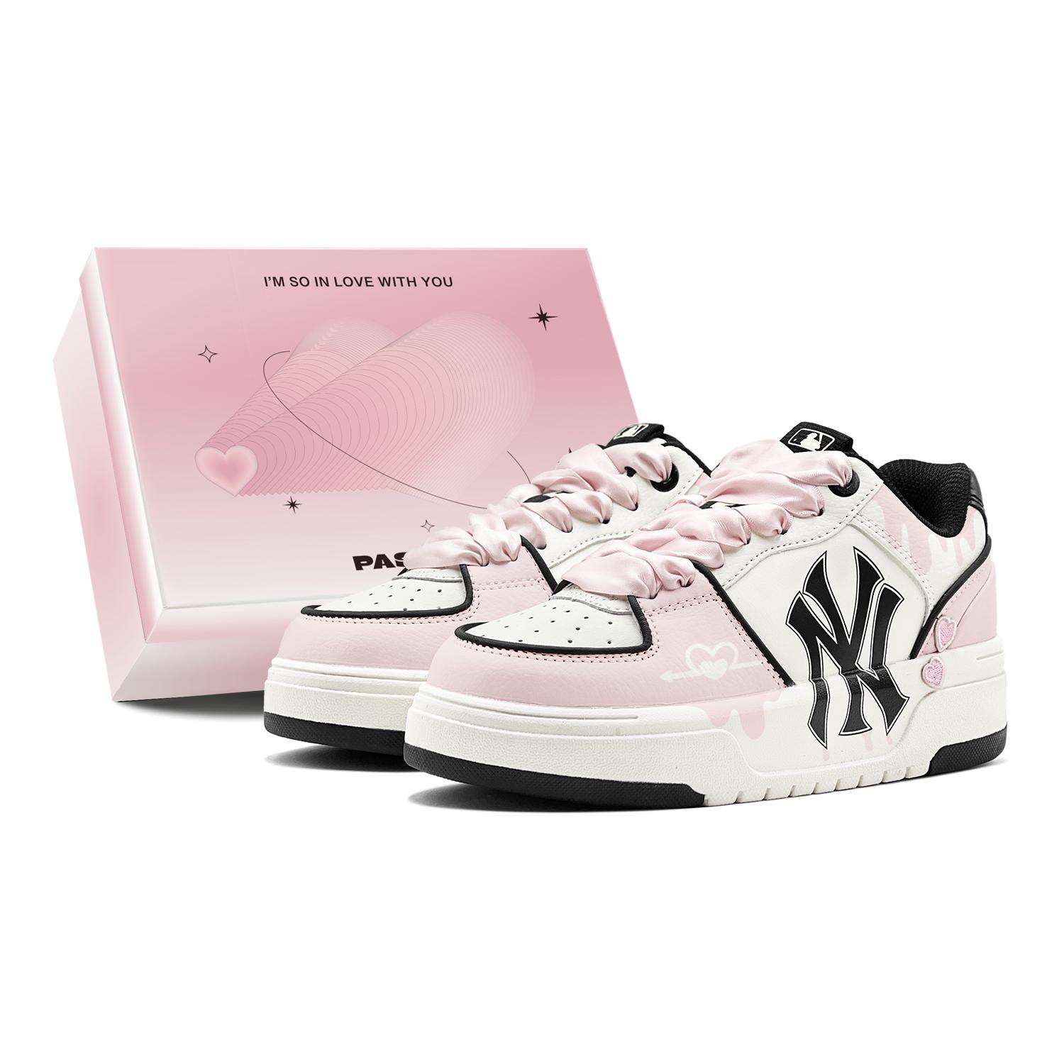 MLB Chunky Liner Summer Travel, Romantic Casual Sweetheart Lover, Heart Fabric Patch Low top Skateboard Shoes Unisex 3ASXCA12N-50WHS(TeamS-) 39
MLB Chunky Liner Summer Travel, Romantic Casual Sweetheart Lover, Heart Fabric Patch Low top Skateboard Shoes Unisex 3ASXCA12N-50WHS(TeamS-) 39