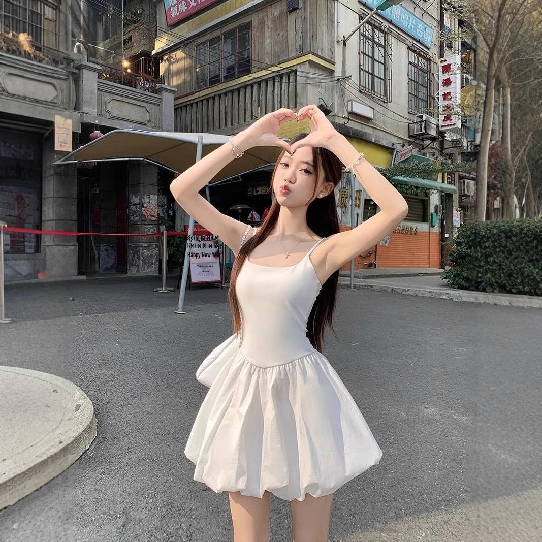 Women s Ballet-Style White Camisole Dress, Summer 2025, Waist-Cinching, Slimming Design, Bud Skirt, Short-Length. One size (recommended max 125 catties)
Women s Ballet-Style White Camisole Dress, Summer 2025, Waist-Cinching, Slimming Design, Bud Skirt, Short-Length. One size (recommended max 125 catties)