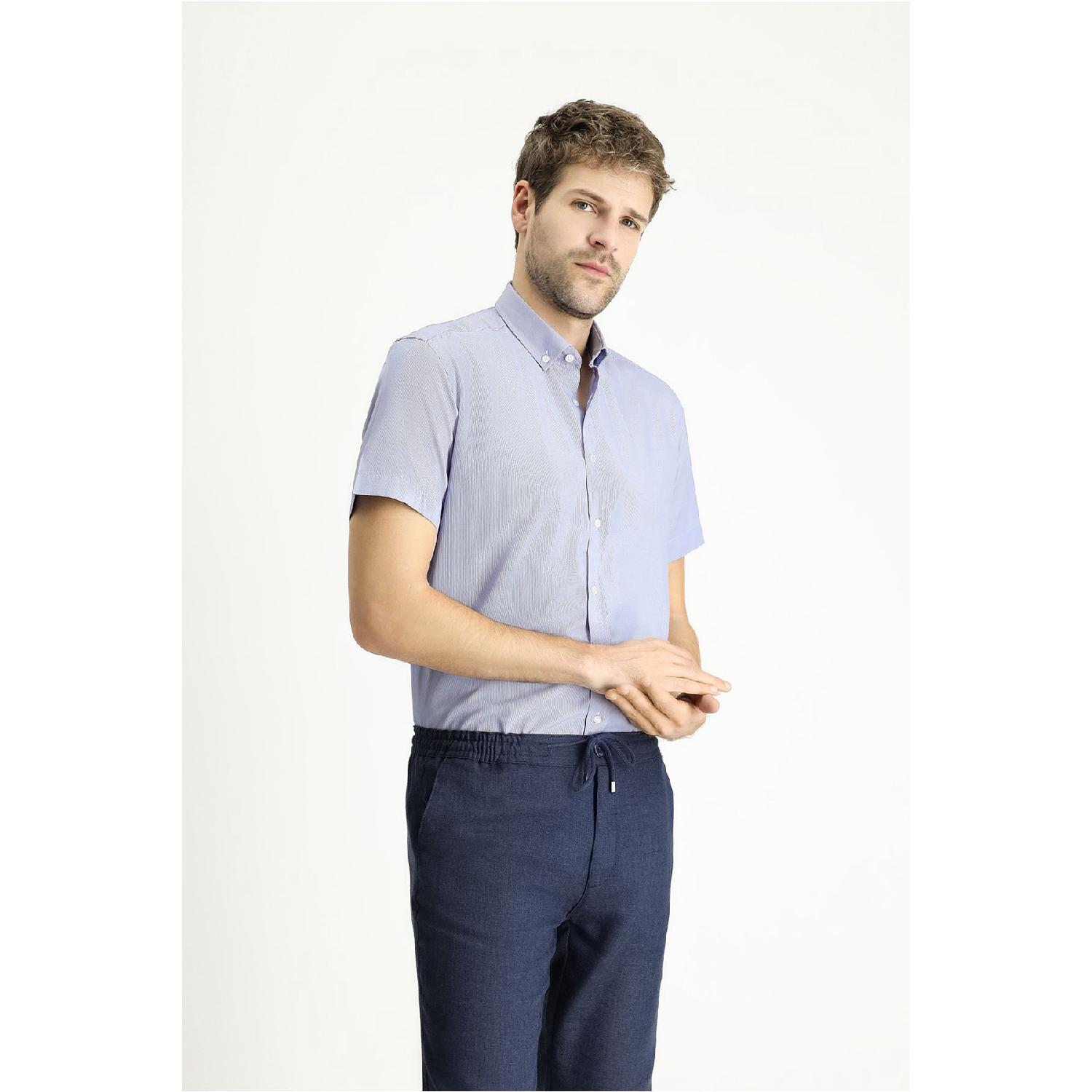 Хлопковая рубашка в полоску с короткими рукавами и обычным кроем M 
Хлопковая рубашка в полоску с короткими рукавами и обычным кроем M