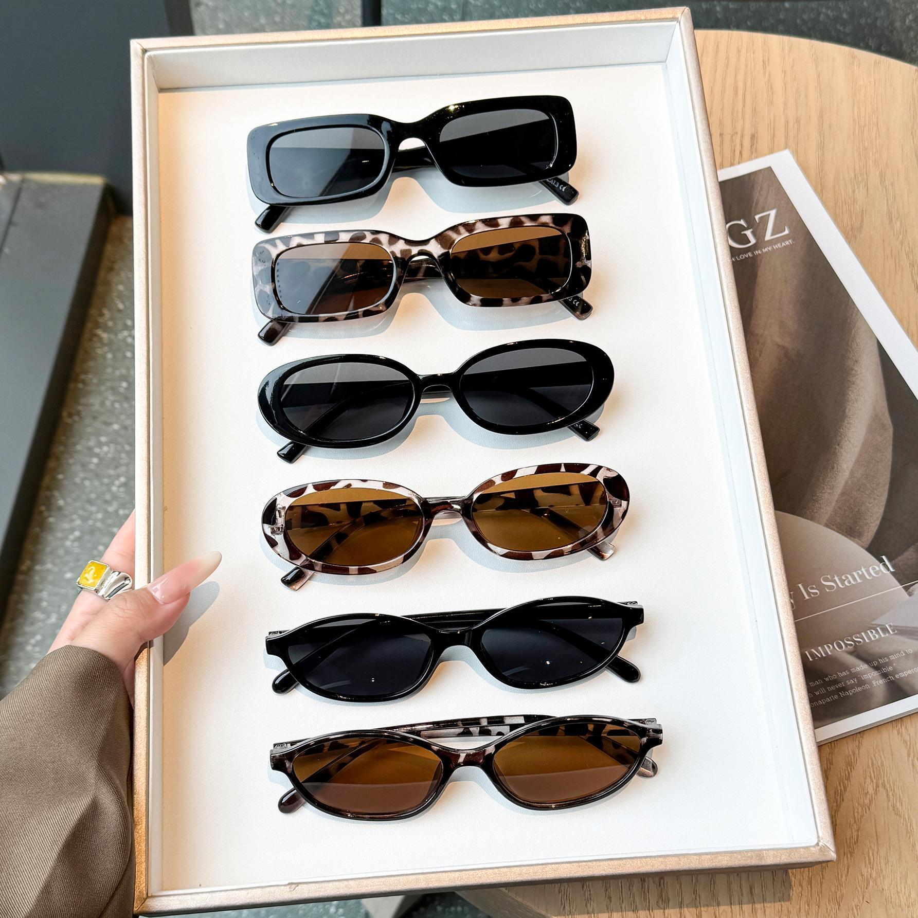 6Pcs Oval-Shaped Small Frame Glasses, Chic Black Color, Tortoise Shell Print Design, Casual Fashion Decorative Glasses
6Pcs Oval-Shaped Small Frame Glasses, Chic Black Color, Tortoise Shell Print Design, Casual Fashion Decorative Glasses