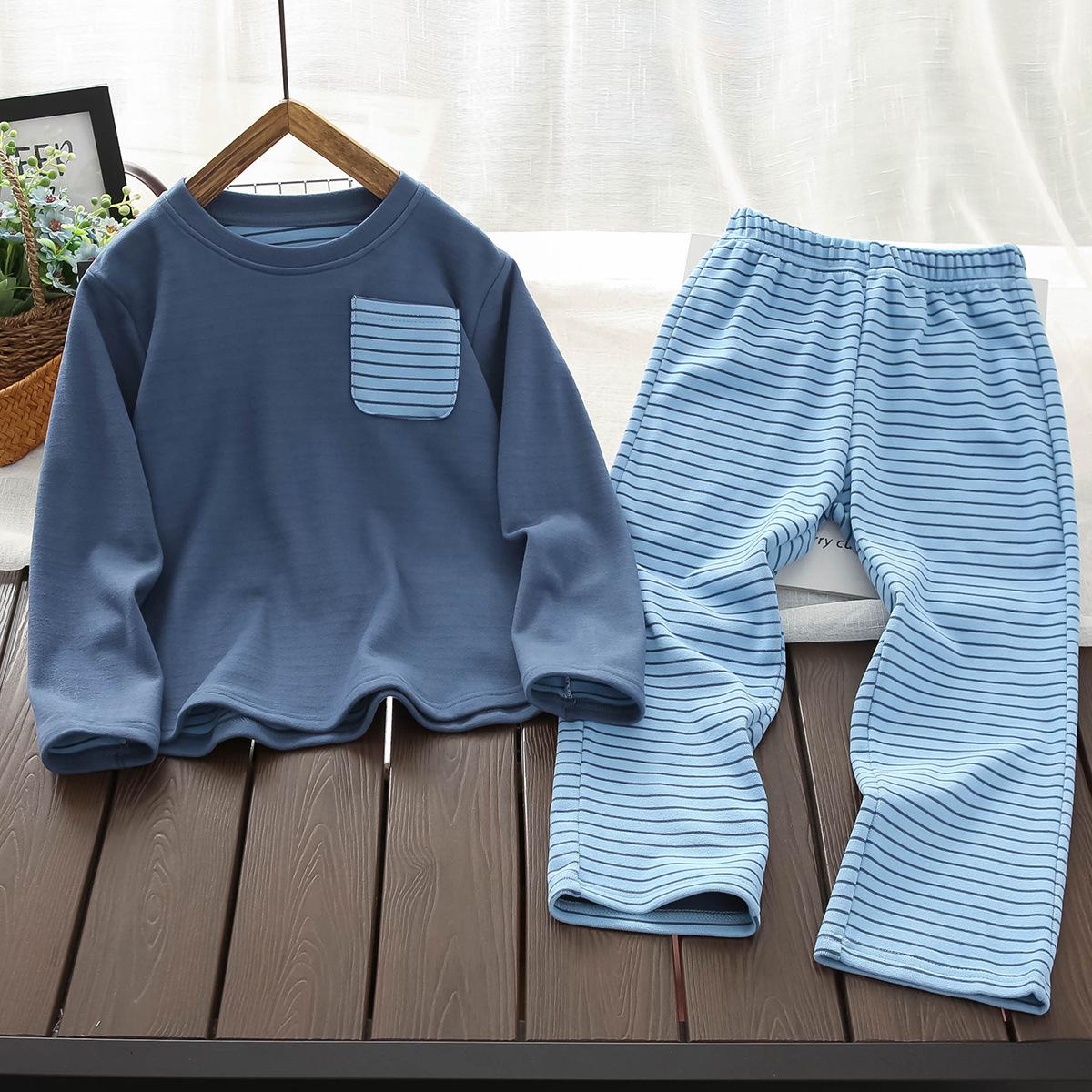 Комплект теплого флисового термобелья для мальчиков - Коллекция Осень/Зима, Высокоэластичная модель с круглым вырезом и брюками 110
Комплект теплого флисового термобелья для мальчиков - Коллекция Осень/Зима, Высокоэластичная модель с круглым вырезом и брюками 110