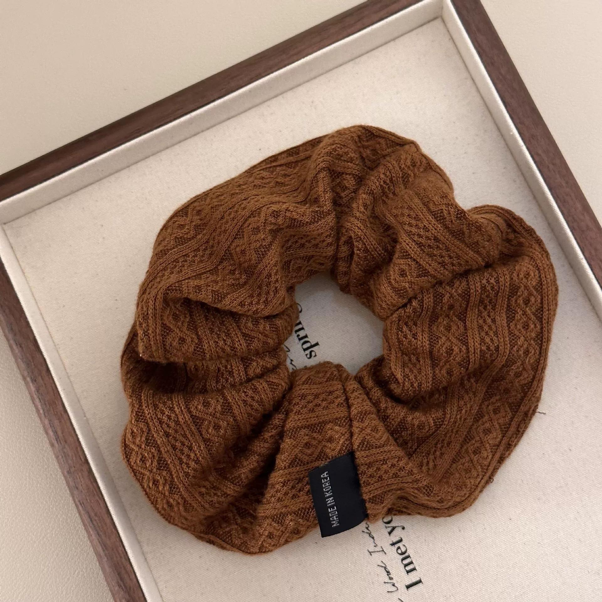 New Winter Milk Coffee-Color Fabric Scrunchies Women s Vintage Pattern High Ponytail Hair Rope Flowers Hair Strings Rubb кофейный
New Winter Milk Coffee-Color Fabric Scrunchies Women s Vintage Pattern High Ponytail Hair Rope Flowers Hair Strings Rubb кофейный