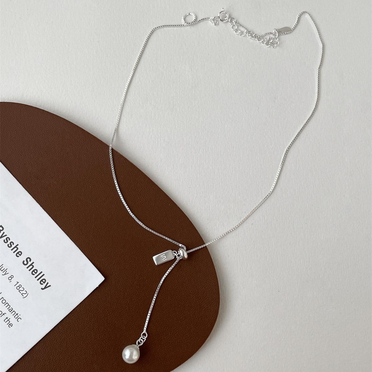 Exquisite retro pearl necklace women s exquisite fashion pull-up sterling silver collarbone chain lady style autumn and winter neck chain new 925 silver
Exquisite retro pearl necklace women s exquisite fashion pull-up sterling silver collarbone chain lady style autumn and winter neck chain new 925 silver