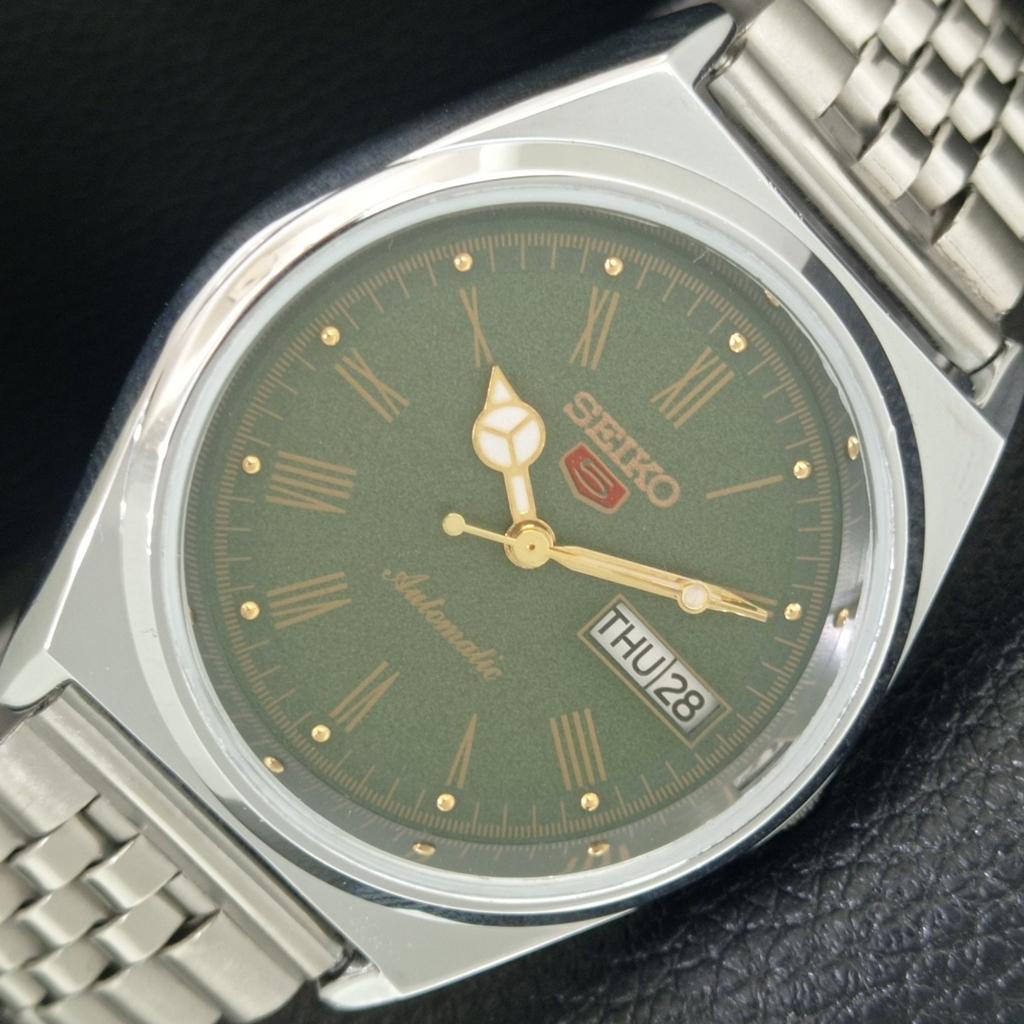 VINTAGE REFURBISHED SEIKO 5 AUTOMATIC JAPAN MENS ROMAN FIGURE WATCH a442656-1
VINTAGE REFURBISHED SEIKO 5 AUTOMATIC JAPAN MENS ROMAN FIGURE WATCH a442656-1