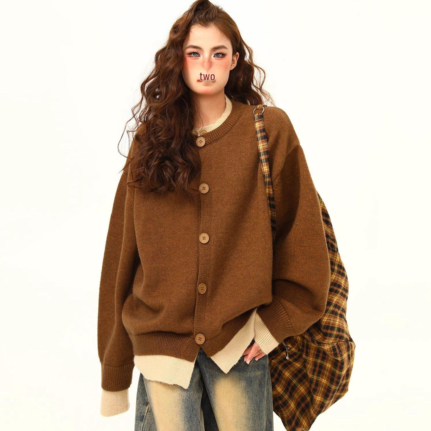Men s Korean Style Contrast Patchwork Faux Two-Piece Cardigan Sweater - Winter Knitwear for Couples XL
Men s Korean Style Contrast Patchwork Faux Two-Piece Cardigan Sweater - Winter Knitwear for Couples XL