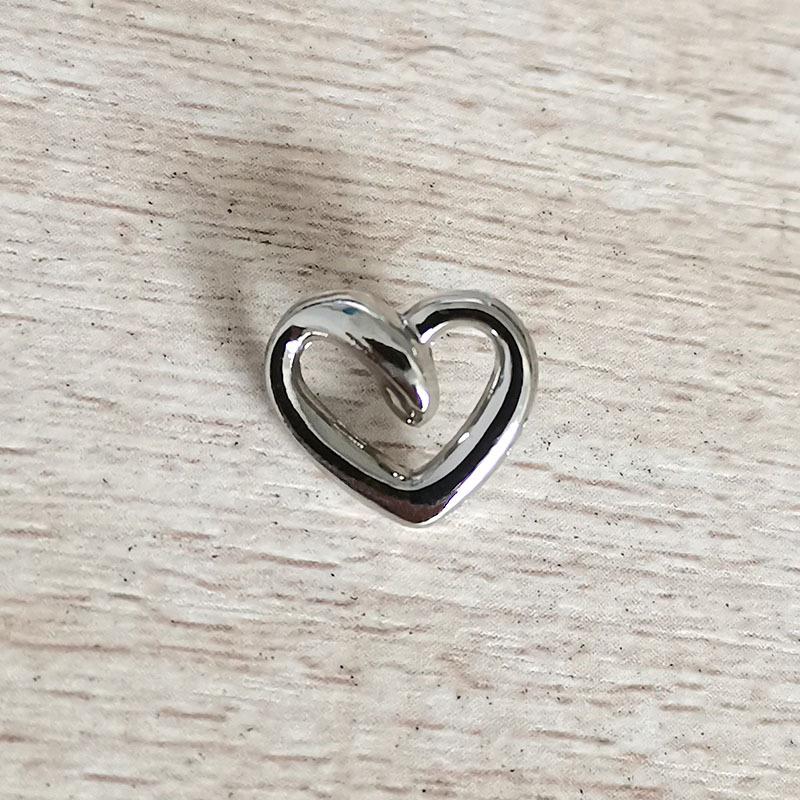 10 шт. креативных пуговиц в форме сердца, модные золотистые пуговицы в форме сердца с полой ножкой, аксессуары для шитья одежды 12mm серебряный
10 шт. креативных пуговиц в форме сердца, модные золотистые пуговицы в форме сердца с полой ножкой, аксессуары для шитья одежды 12mm серебряный