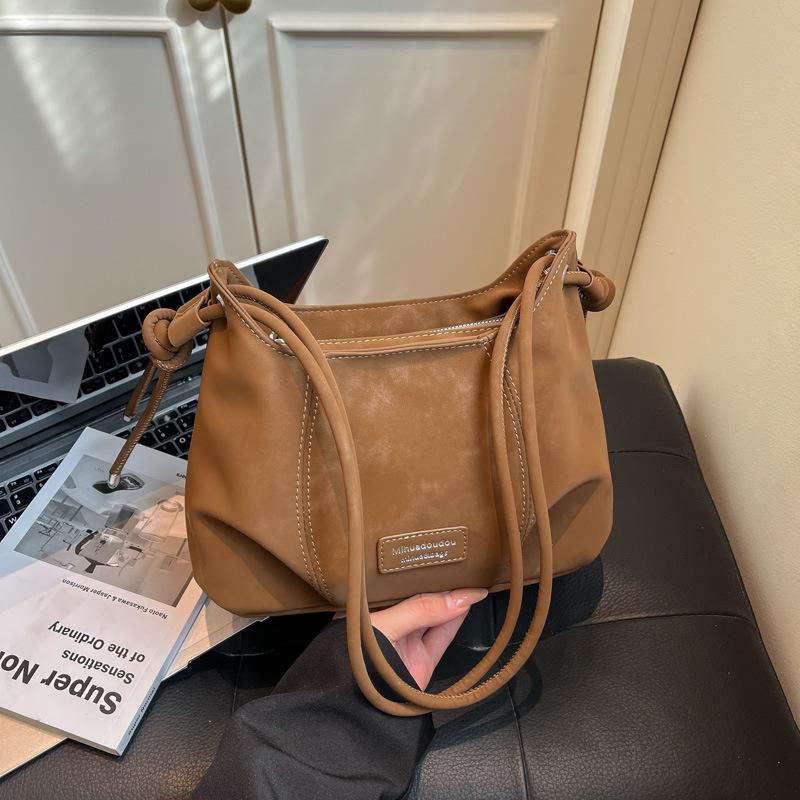 Women s Large Capacity Suede Bag: 2026 Autumn/Winter Casual Shoulder Crossbody Commuter Tote and Backpack 24cm x 17cm x 9cm коричневий
Women s Large Capacity Suede Bag: 2026 Autumn/Winter Casual Shoulder Crossbody Commuter Tote and Backpack 24cm x 17cm x 9cm коричневий