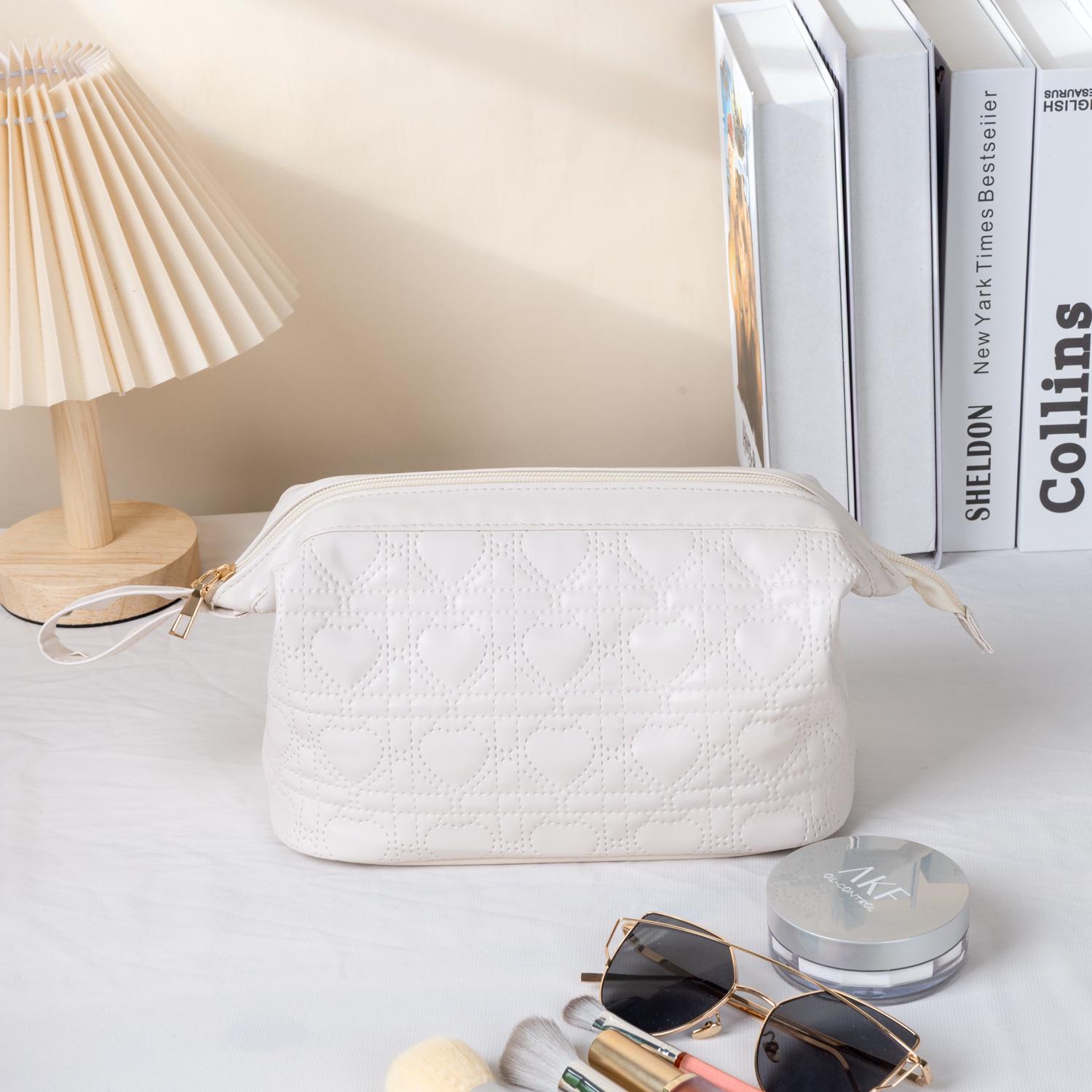 Luxury High-Capacity Travel Makeup Handbag кремовый/белый
Luxury High-Capacity Travel Makeup Handbag кремовый/белый