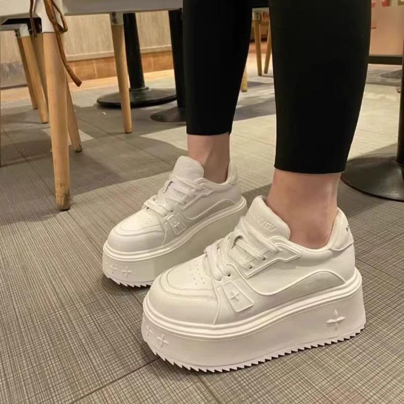Small man thick-soled heightening little white shoes women s 2025 autumn new lace-up versatile ins trendy casual sports shoes 40
Small man thick-soled heightening little white shoes women s 2025 autumn new lace-up versatile ins trendy casual sports shoes 40