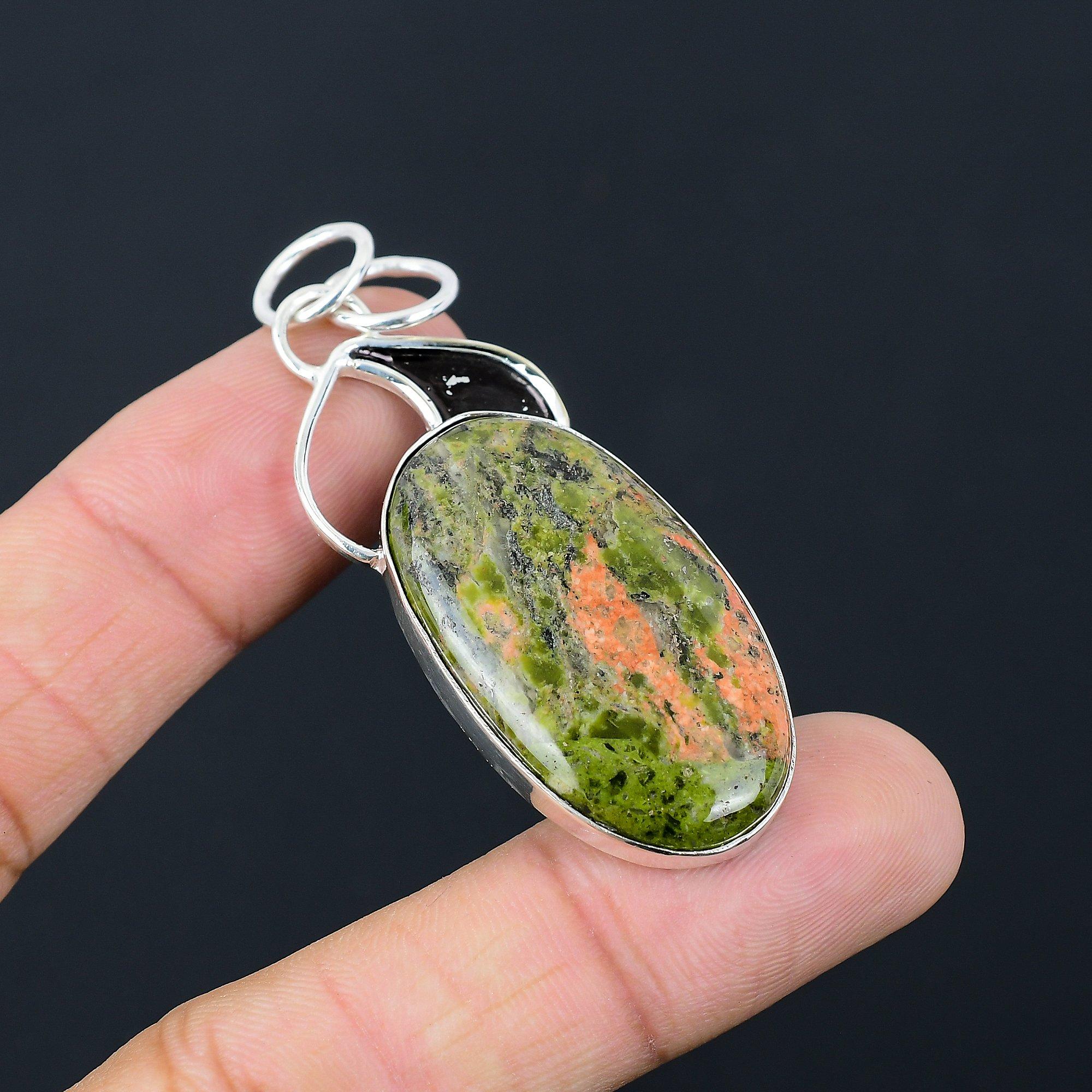 Натуральний Унакітовий Камінь Індійські Ювелірні Вироби Підвіска зі Срібла 925 проби для Жінок
Натуральний Унакітовий Камінь Індійські Ювелірні Вироби Підвіска зі Срібла 925 проби для Жінок