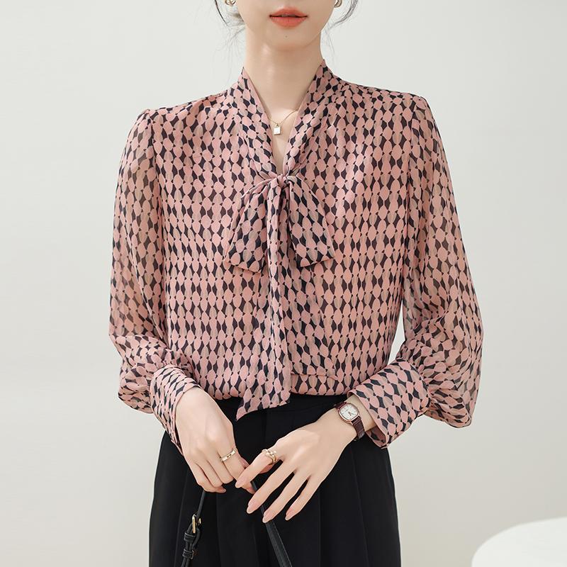 Женские блузки рубашки 2025 весна длинный рукав женская блузка рубашка воротник с бантом принт шифоновая блузка рубашка женские топы J923 2XL
Женские блузки рубашки 2025 весна длинный рукав женская блузка рубашка воротник с бантом принт шифоновая блузка рубашка женские топы J923 2XL