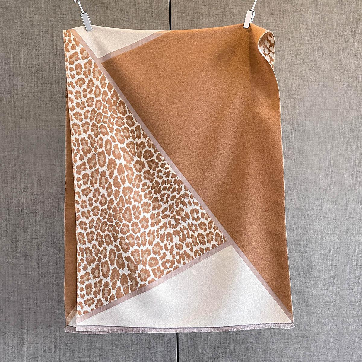 Autumn Winter Fashion Leopard Print Scarf For Women Thickened Warm Multi-Functional Versatile Decorative Shawl Soft Bufanda 185x65cm
Autumn Winter Fashion Leopard Print Scarf For Women Thickened Warm Multi-Functional Versatile Decorative Shawl Soft Bufanda 185x65cm